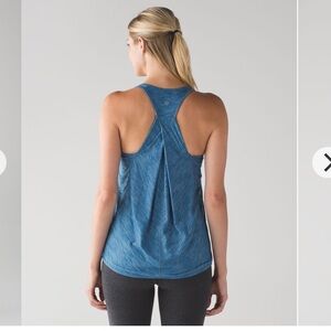Lululemon Essential Tank
Heathered blue/aqua blue size 8